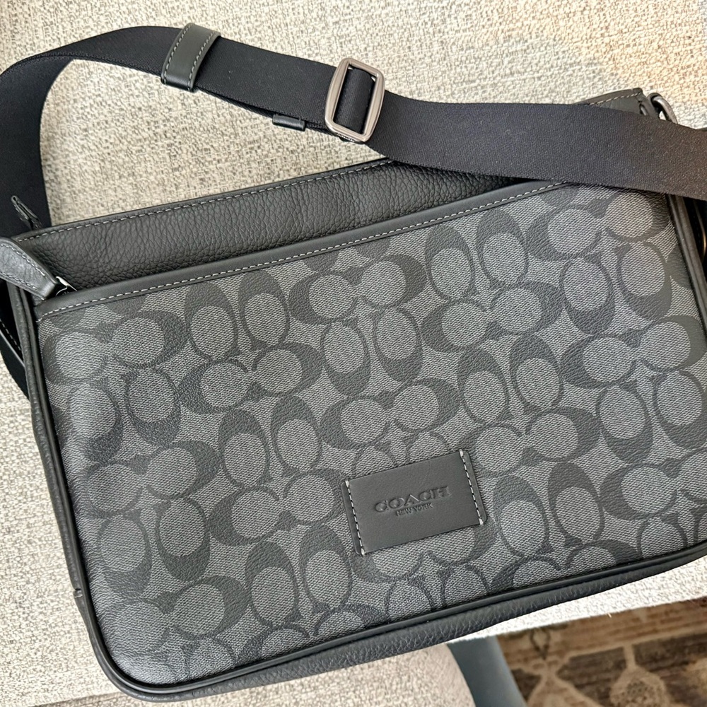 Coach Signature Black/Charcoal Crossbody Messenger Bag